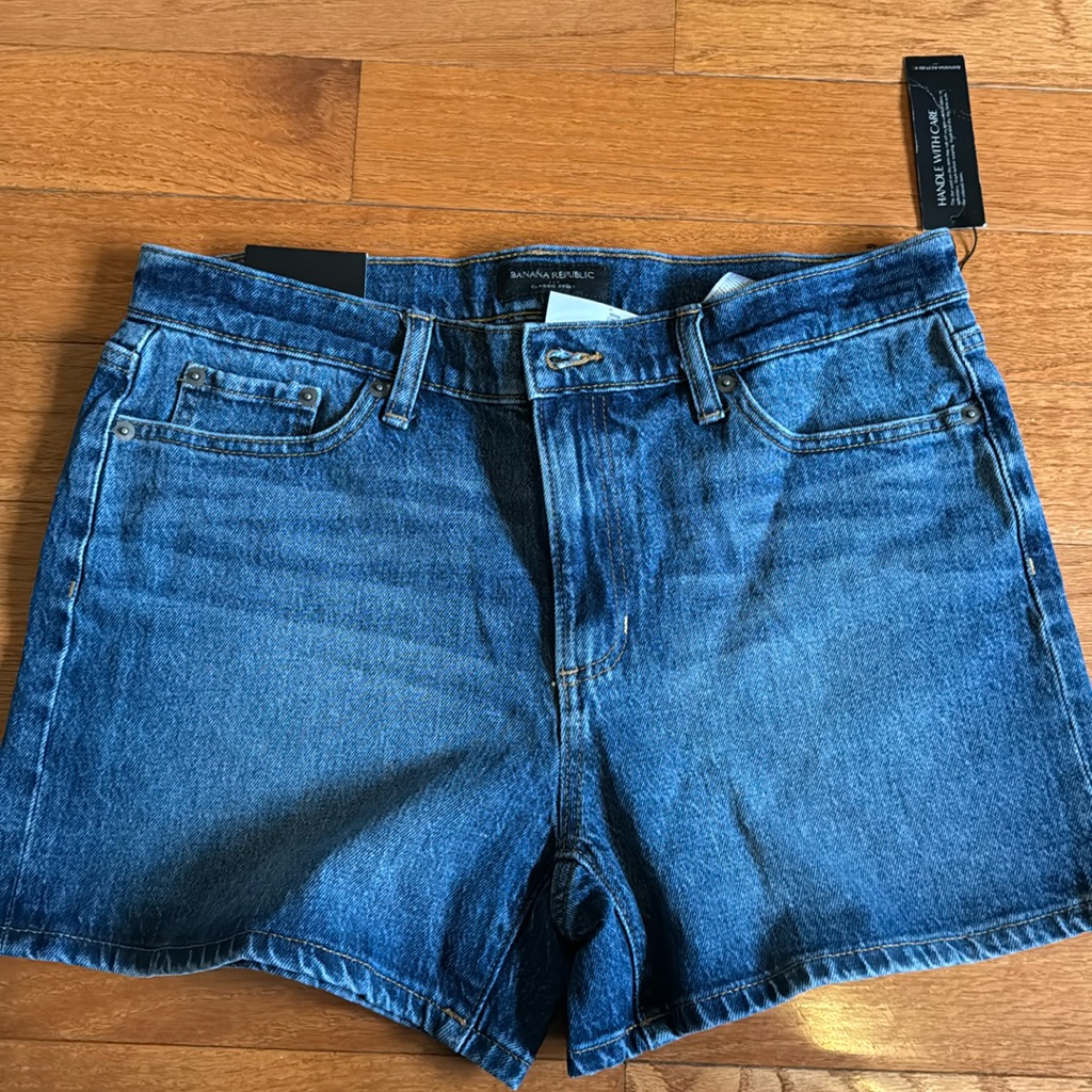 Banana Republic Classic Blue Denim Shorts Mid Rise Slim Through The Hip 4” Short